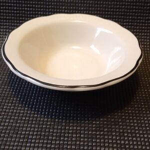 (6) Buffalo China Scroll Edge Soup/Fruit Bowls.